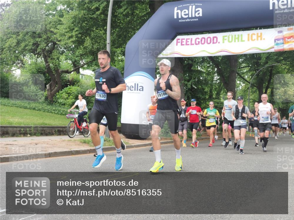 29.06.2025 - hella hamburg halbmarathon KatJ http://msf.ph/oto/8516355 29.06.2025 10:47:25 Zwischen KM18-KM19 1420, 2978, 5839, 6201, 7761, 8290, 8662 meine-sportfotos.de