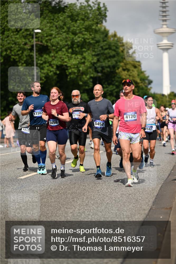 29.06.2025 - hella hamburg halbmarathon Dr. Thomas Lammeyer http://msf.ph/oto/8516357 29.06.2025 10:03:22 Kennedybrücke 1319, 1366, 1506, 1595, 1715, 1719, 1914, 2282, 2364, 2391, 2432, 2630, 2741, 2911, 3668, 4120, 4426, 4467, 4837, 5277, 5299, 5391, 5457, 5458, 5465, 5866, 6416, 7033, 7037, 7129, 7130, 7395, 7833, 8509, 8542, 8652, 8929, 9142, 9488, 9655, 9903, 9907, 9922, 9984, 10020, 10518, 10519, 11039, 11041, 11068 meine-sportfotos.de