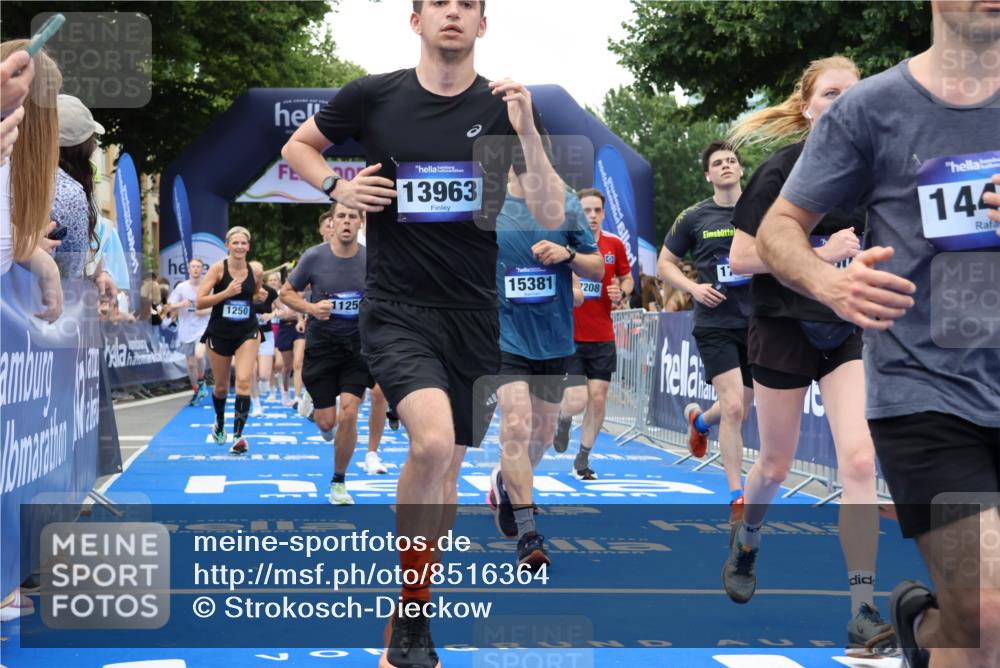 29.06.2025 - hella hamburg halbmarathon Strokosch-Dieckow http://msf.ph/oto/8516364 29.06.2025 11:19:38 Ziel 1250, 2775, 2812, 3389, 3450, 3606, 4554, 5995, 7069, 7198, 9326, 9428, 9664, 9735, 10037, 10502, 10787, 10857, 11100, 11256, 12619, 12621, 12703, 13192, 13594, 13963, 14157, 14247, 14420, 15020, 15381, 15388, 15637, 17058, 17123, 17166, 17208 meine-sportfotos.de
