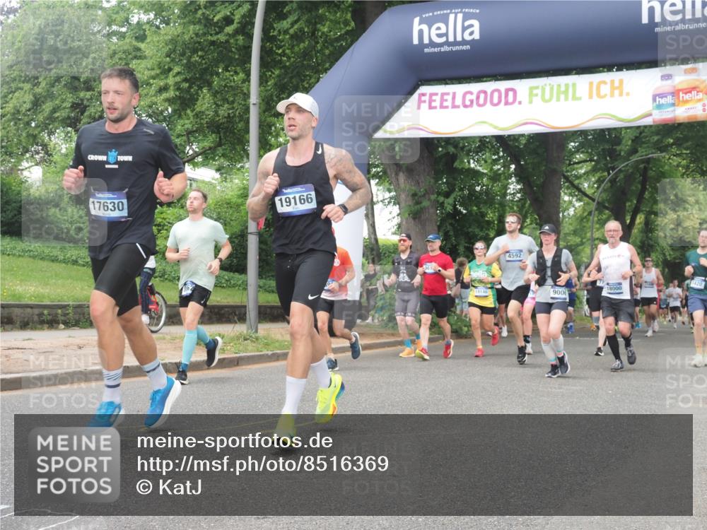 29.06.2025 - hella hamburg halbmarathon KatJ http://msf.ph/oto/8516369 29.06.2025 10:47:25 Zwischen KM18-KM19 1420, 2978, 5839, 6201, 7761, 8290, 8662 meine-sportfotos.de
