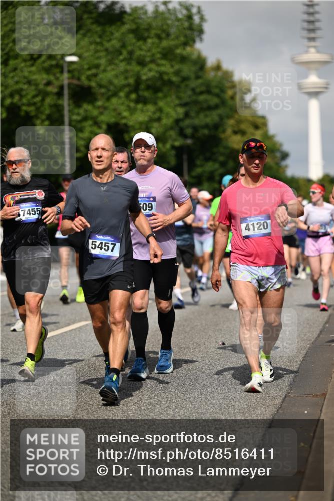 29.06.2025 - hella hamburg halbmarathon Dr. Thomas Lammeyer http://msf.ph/oto/8516411 29.06.2025 10:03:24 Kennedybrücke 1319, 1366, 1506, 1595, 1715, 1719, 1914, 2282, 2364, 2391, 2432, 2630, 2911, 3668, 4120, 4426, 4467, 4837, 5277, 5299, 5457, 5458, 5465, 5866, 6416, 7033, 7037, 7129, 7130, 7395, 7547, 7833, 8509, 8542, 8652, 8929, 9142, 9488, 9903, 9907, 9922, 9984, 10020, 10518, 10519, 11039, 11041 meine-sportfotos.de