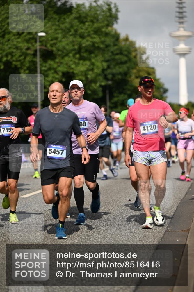 29.06.2025 - hella hamburg halbmarathon Dr. Thomas Lammeyer http://msf.ph/oto/8516416 29.06.2025 10:03:24 Kennedybrücke 1319, 1366, 1506, 1595, 1715, 1719, 1914, 2282, 2364, 2391, 2432, 2630, 2911, 3668, 4120, 4426, 4467, 4837, 5277, 5299, 5457, 5458, 5465, 5866, 6416, 7033, 7037, 7129, 7130, 7395, 7547, 7833, 8509, 8542, 8652, 8929, 9142, 9488, 9903, 9907, 9922, 9984, 10020, 10518, 10519, 11039, 11041 meine-sportfotos.de
