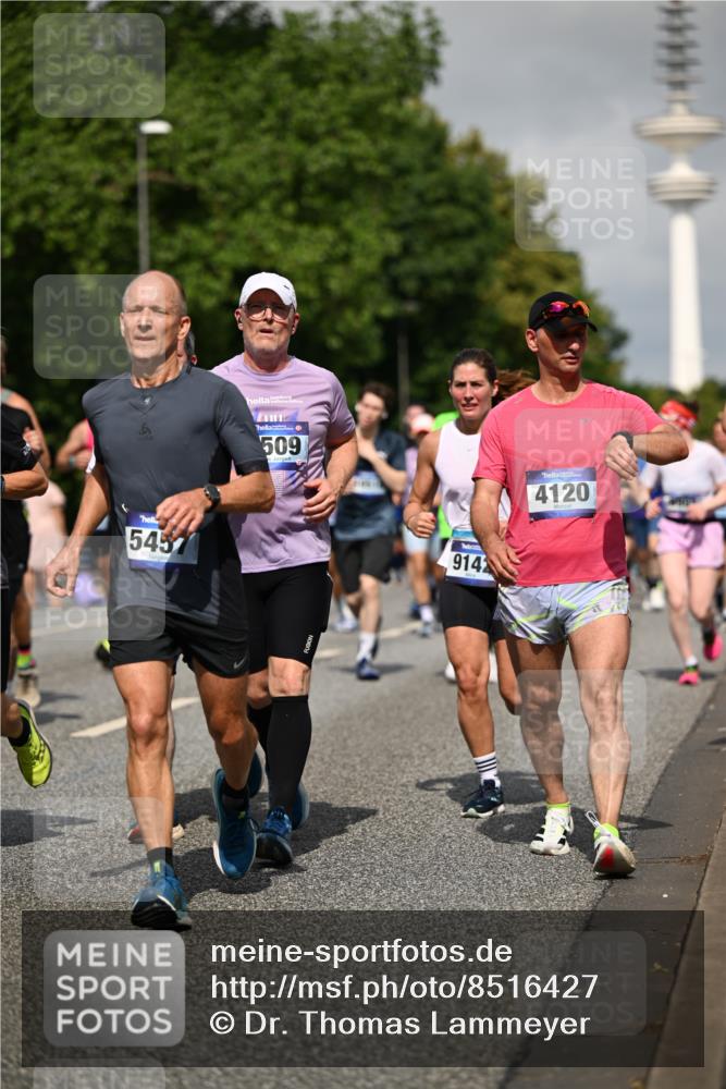 29.06.2025 - hella hamburg halbmarathon Dr. Thomas Lammeyer http://msf.ph/oto/8516427 29.06.2025 10:03:24 Kennedybrücke 1319, 1366, 1506, 1595, 1715, 1719, 1914, 2282, 2364, 2391, 2432, 2630, 2911, 3668, 4120, 4426, 4467, 4837, 5277, 5299, 5457, 5458, 5465, 5866, 6416, 7033, 7037, 7129, 7130, 7395, 7547, 7833, 8509, 8542, 8652, 8929, 9142, 9488, 9903, 9907, 9922, 9984, 10020, 10518, 10519, 11039, 11041 meine-sportfotos.de
