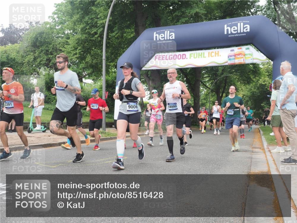 29.06.2025 - hella hamburg halbmarathon KatJ http://msf.ph/oto/8516428 29.06.2025 10:47:27 Zwischen KM18-KM19 1420, 2391, 2978, 4592, 5839, 6201, 7759, 8191, 8662 meine-sportfotos.de