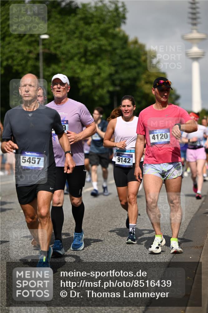 29.06.2025 - hella hamburg halbmarathon Dr. Thomas Lammeyer http://msf.ph/oto/8516439 29.06.2025 10:03:25 Kennedybrücke 1319, 1366, 1506, 1595, 1715, 1719, 1914, 2282, 2364, 2391, 2432, 2630, 3668, 3836, 4120, 4426, 4467, 4837, 5277, 5299, 5457, 5458, 5465, 5866, 6416, 7033, 7037, 7129, 7130, 7395, 7547, 7833, 8509, 8542, 8652, 8929, 9142, 9488, 9903, 9907, 9922, 9984, 10020, 10518, 10519, 11039, 11041 meine-sportfotos.de
