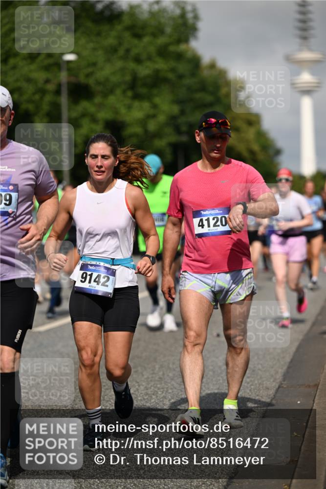 29.06.2025 - hella hamburg halbmarathon Dr. Thomas Lammeyer http://msf.ph/oto/8516472 29.06.2025 10:03:26 Kennedybrücke 1319, 1366, 1506, 1595, 1914, 2282, 2364, 2391, 2432, 2630, 3668, 3836, 4120, 4426, 4467, 4837, 5277, 5299, 5457, 5458, 5465, 5866, 6416, 7033, 7037, 7129, 7130, 7395, 7547, 7833, 8509, 8542, 8652, 8929, 9142, 9488, 9903, 9907, 9922, 9984, 10020, 10518, 10519, 11039, 11041 meine-sportfotos.de