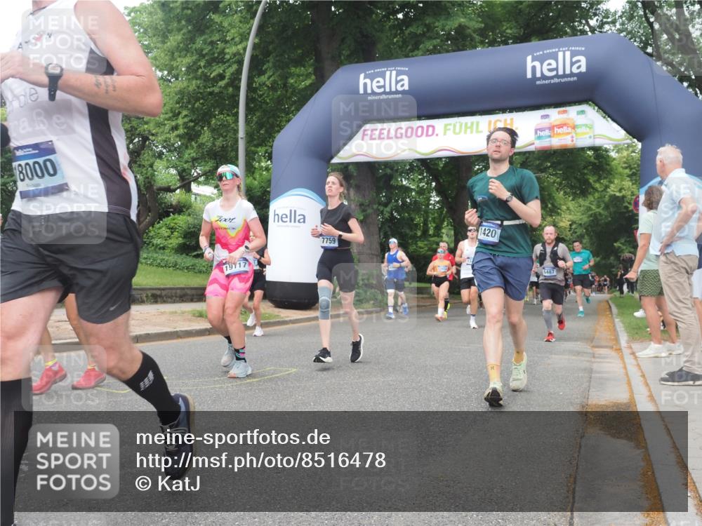 29.06.2025 - hella hamburg halbmarathon KatJ http://msf.ph/oto/8516478 29.06.2025 10:47:29 Zwischen KM18-KM19 1364, 1420, 2391, 4592, 5839, 6201, 6487, 7759, 8191, 8662 meine-sportfotos.de