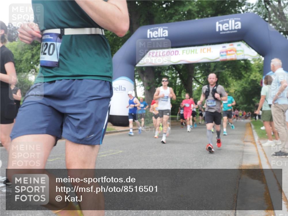 29.06.2025 - hella hamburg halbmarathon KatJ http://msf.ph/oto/8516501 29.06.2025 10:47:30 Zwischen KM18-KM19 1364, 1420, 2391, 4592, 6487, 7759, 8191, 8662 meine-sportfotos.de