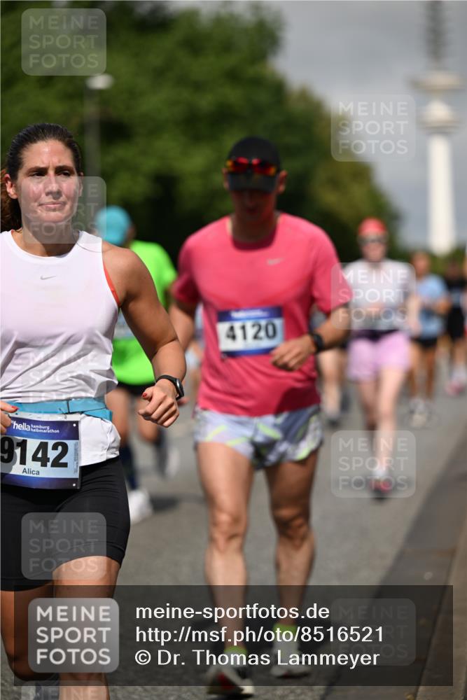29.06.2025 - hella hamburg halbmarathon Dr. Thomas Lammeyer http://msf.ph/oto/8516521 29.06.2025 10:03:27 Kennedybrücke 1319, 1366, 1506, 1595, 1914, 2282, 2364, 2391, 2432, 2630, 3668, 3836, 4120, 4426, 4467, 4837, 5277, 5299, 5457, 5458, 5465, 5866, 6416, 7033, 7037, 7395, 7547, 7833, 8509, 8542, 8652, 8929, 9142, 9488, 9903, 9907, 9922, 9984, 10020, 10518, 10519, 11039, 11041 meine-sportfotos.de