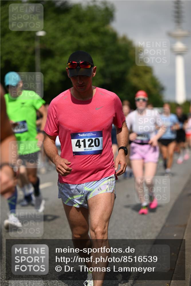 29.06.2025 - hella hamburg halbmarathon Dr. Thomas Lammeyer http://msf.ph/oto/8516539 29.06.2025 10:03:27 Kennedybrücke 1319, 1366, 1506, 1595, 1914, 2282, 2364, 2391, 2432, 2630, 3668, 3836, 4120, 4426, 4467, 4837, 5277, 5299, 5457, 5458, 5465, 5866, 6416, 7033, 7037, 7395, 7547, 7833, 8509, 8542, 8652, 8929, 9142, 9488, 9903, 9907, 9922, 9984, 10020, 10518, 10519, 11039, 11041 meine-sportfotos.de