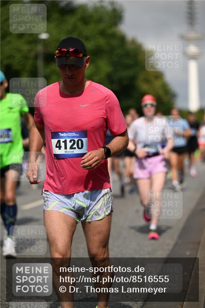 29.06.2025 - hella hamburg halbmarathon Dr. Thomas Lammeyer http://msf.ph/oto/8516555 29.06.2025 10:03:27 Kennedybrücke 1319, 1366, 1506, 1595, 1914, 2282, 2364, 2391, 2432, 2630, 3668, 3836, 4120, 4426, 4467, 4837, 5277, 5299, 5457, 5458, 5465, 5866, 6416, 7033, 7037, 7395, 7547, 7833, 8509, 8542, 8652, 8929, 9142, 9488, 9903, 9907, 9922, 9984, 10020, 10518, 10519, 11039, 11041 meine-sportfotos.de