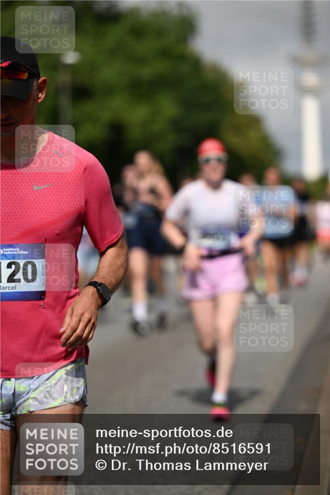 29.06.2025 - hella hamburg halbmarathon Dr. Thomas Lammeyer http://msf.ph/oto/8516591 29.06.2025 10:03:28 Kennedybrücke 1319, 1366, 1506, 1595, 1914, 1955, 2282, 2364, 2391, 2432, 2630, 3279, 3668, 3836, 4120, 4426, 4467, 4837, 5277, 5299, 5457, 5458, 5465, 5866, 6416, 7033, 7037, 7395, 7547, 7833, 8330, 8509, 8542, 8652, 8929, 9142, 9488, 9903, 9907, 9922, 9984, 10020, 10518, 10519, 11039, 11041 meine-sportfotos.de