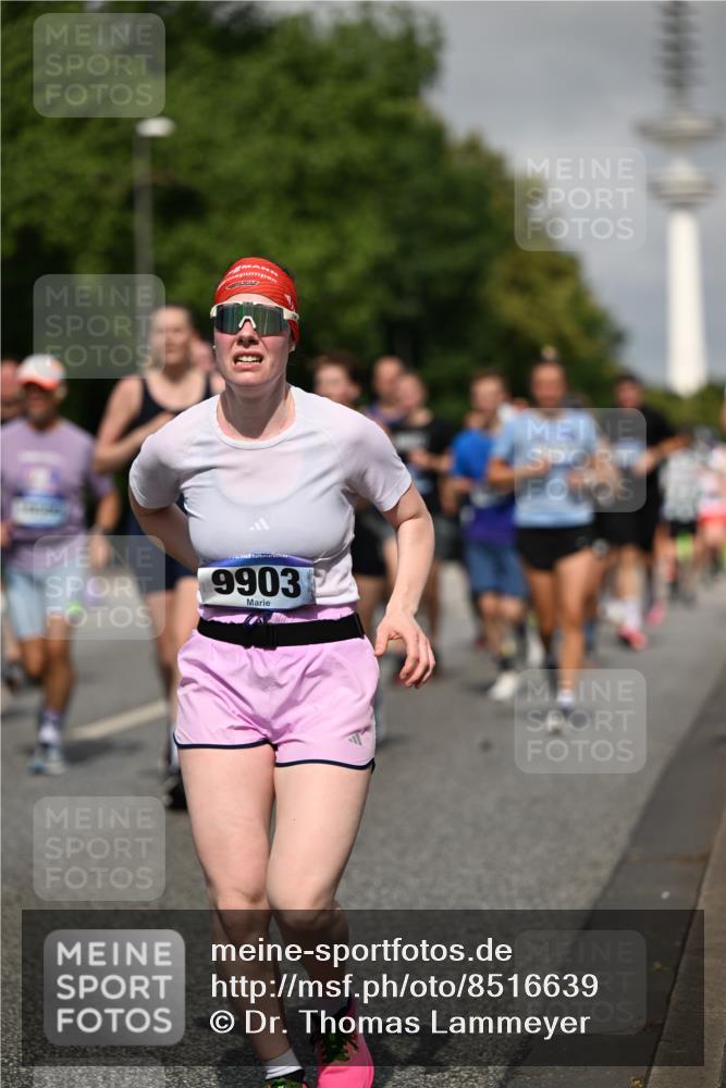29.06.2025 - hella hamburg halbmarathon Dr. Thomas Lammeyer http://msf.ph/oto/8516639 29.06.2025 10:03:29 Kennedybrücke 1319, 1595, 1914, 1955, 2282, 2364, 2391, 2432, 2630, 2910, 3279, 3668, 3836, 4120, 4426, 4467, 4837, 5277, 5299, 5457, 5458, 5465, 6416, 7033, 7037, 7395, 7547, 7833, 8330, 8509, 8542, 8652, 8929, 9142, 9488, 9903, 9907, 9922, 9984, 10020, 10518, 10519, 11039, 11041 meine-sportfotos.de
