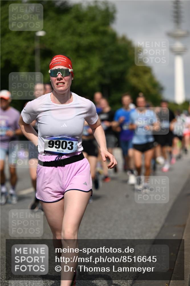 29.06.2025 - hella hamburg halbmarathon Dr. Thomas Lammeyer http://msf.ph/oto/8516645 29.06.2025 10:03:29 Kennedybrücke 1319, 1595, 1914, 1955, 2282, 2364, 2391, 2432, 2630, 2910, 3279, 3668, 3836, 4120, 4426, 4467, 4837, 5277, 5299, 5457, 5458, 5465, 6416, 7033, 7037, 7395, 7547, 7833, 8330, 8509, 8542, 8652, 8929, 9142, 9488, 9903, 9907, 9922, 9984, 10020, 10518, 10519, 11039, 11041 meine-sportfotos.de