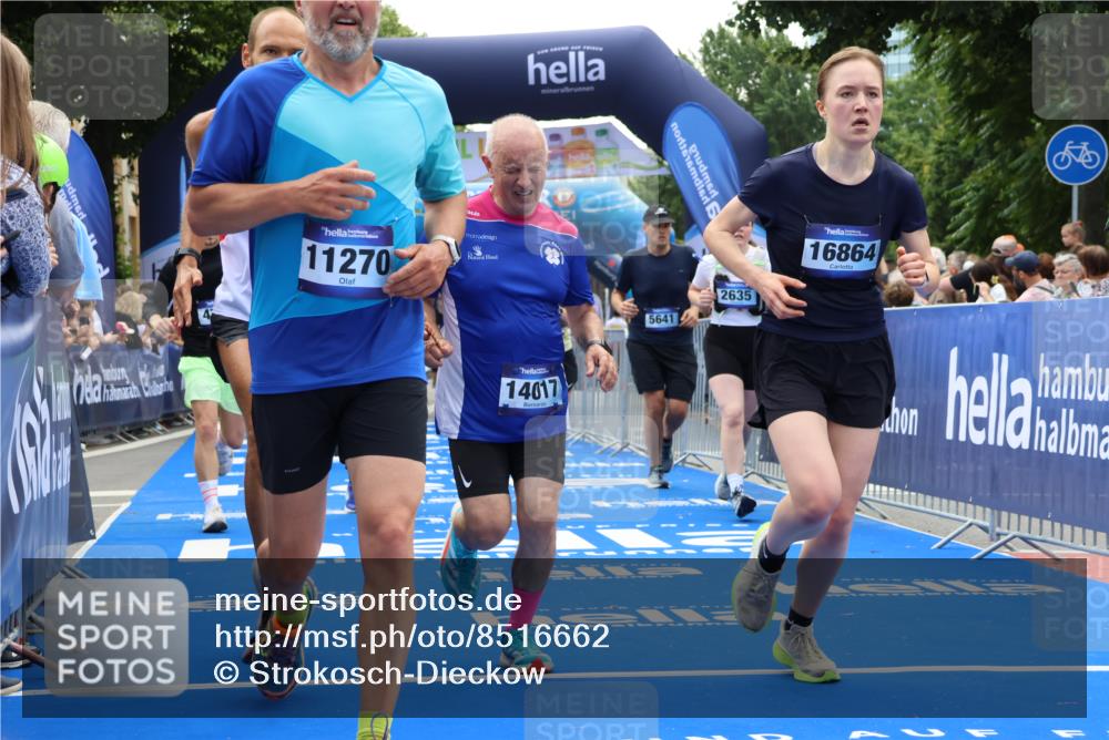 29.06.2025 - hella hamburg halbmarathon Strokosch-Dieckow http://msf.ph/oto/8516662 29.06.2025 11:21:59 Ziel 1450, 1480, 2635, 3108, 3482, 3946, 4710, 4718, 5373, 5641, 8462, 8940, 9196, 10350, 11270, 13204, 13508, 14017, 14442, 14452, 16164, 16864, 17994, 18784 meine-sportfotos.de