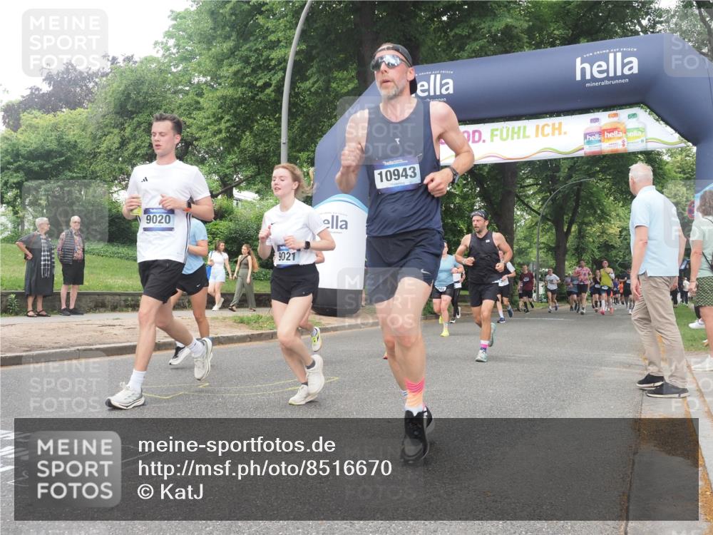 29.06.2025 - hella hamburg halbmarathon KatJ http://msf.ph/oto/8516670 29.06.2025 10:47:36 Zwischen KM18-KM19 1364, 1653, 3097, 4068, 6487, 6921, 7033 meine-sportfotos.de