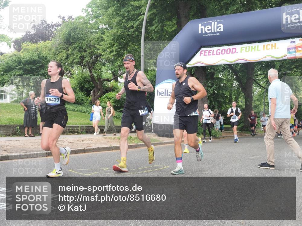 29.06.2025 - hella hamburg halbmarathon KatJ http://msf.ph/oto/8516680 29.06.2025 10:47:37 Zwischen KM18-KM19 1364, 1453, 1653, 2086, 3097, 4068, 6921, 7033 meine-sportfotos.de