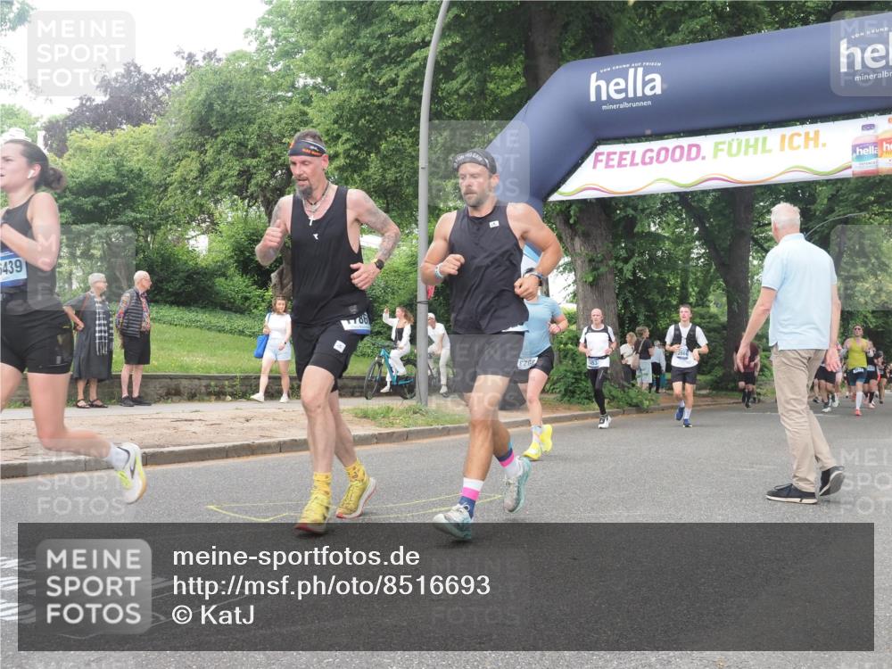 29.06.2025 - hella hamburg halbmarathon KatJ http://msf.ph/oto/8516693 29.06.2025 10:47:38 Zwischen KM18-KM19 1453, 1653, 2086, 3097, 4068, 6921, 7033 meine-sportfotos.de