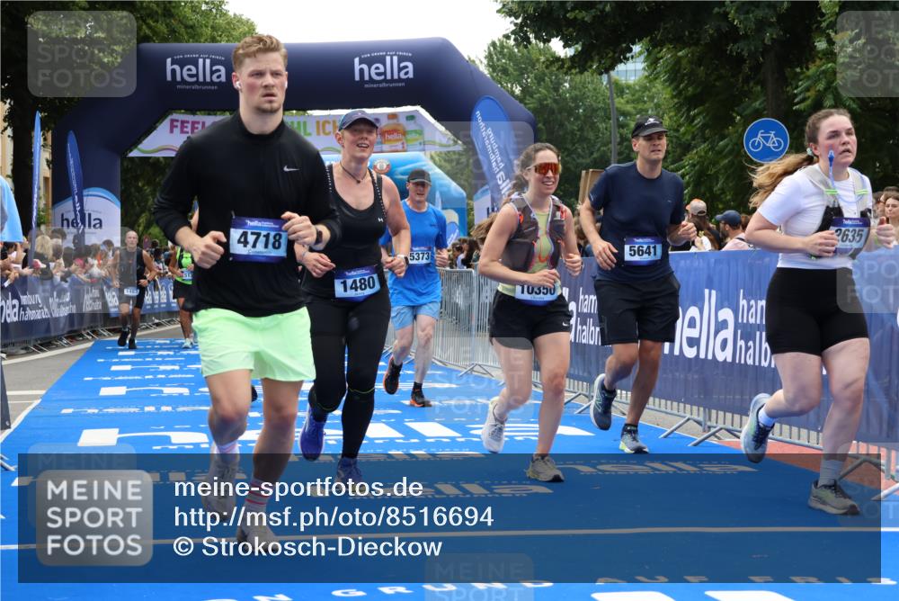 29.06.2025 - hella hamburg halbmarathon Strokosch-Dieckow http://msf.ph/oto/8516694 29.06.2025 11:22:00 Ziel 1450, 1480, 2635, 3108, 3482, 4710, 4718, 5373, 5641, 8462, 8940, 9196, 10350, 11270, 13204, 13508, 14017, 14442, 14452, 15423, 16164, 16864, 17994, 18784 meine-sportfotos.de