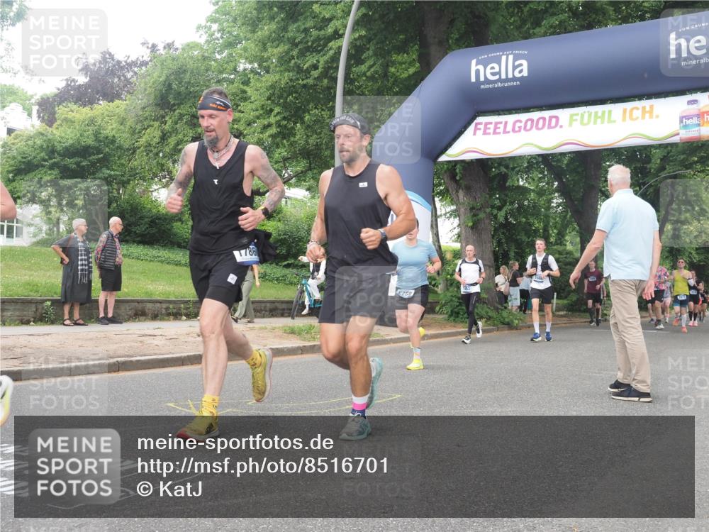 29.06.2025 - hella hamburg halbmarathon KatJ http://msf.ph/oto/8516701 29.06.2025 10:47:38 Zwischen KM18-KM19 1453, 1653, 2086, 3097, 4068, 6921, 7033 meine-sportfotos.de