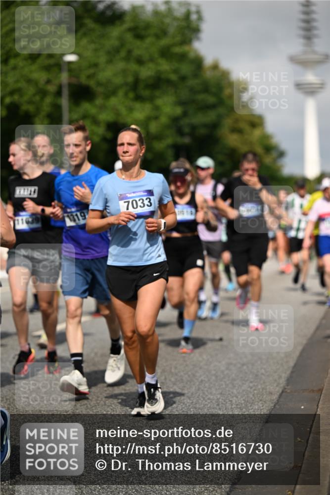 29.06.2025 - hella hamburg halbmarathon Dr. Thomas Lammeyer http://msf.ph/oto/8516730 29.06.2025 10:03:32 Kennedybrücke 1319, 1595, 1642, 1834, 1914, 1955, 2282, 2364, 2391, 2432, 2630, 2910, 3279, 3668, 3836, 4120, 4426, 4837, 5015, 5134, 5277, 5299, 5420, 5457, 5458, 5465, 6587, 7033, 7037, 7547, 7833, 8285, 8330, 8509, 8542, 8652, 8929, 9142, 9488, 9903, 9907, 9922, 9984, 10020, 10518, 10519, 11039 meine-sportfotos.de