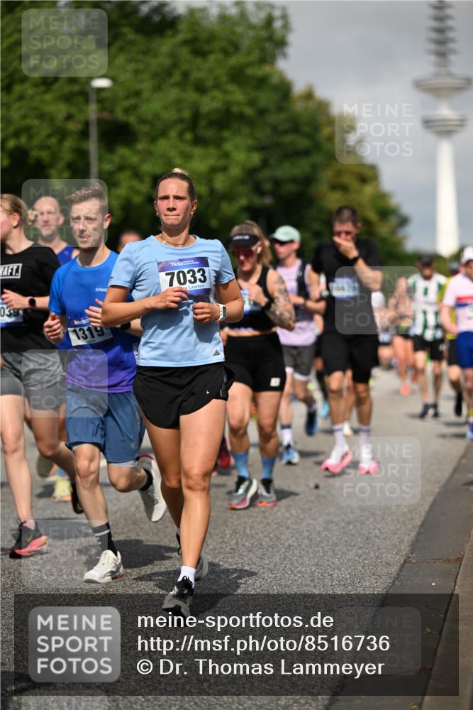 29.06.2025 - hella hamburg halbmarathon Dr. Thomas Lammeyer http://msf.ph/oto/8516736 29.06.2025 10:03:32 Kennedybrücke 1319, 1595, 1642, 1834, 1914, 1955, 2282, 2364, 2391, 2432, 2630, 2910, 3279, 3668, 3836, 4120, 4426, 4837, 5015, 5134, 5277, 5299, 5420, 5457, 5458, 5465, 6587, 7033, 7037, 7547, 7833, 8285, 8330, 8509, 8542, 8652, 8929, 9142, 9488, 9903, 9907, 9922, 9984, 10020, 10518, 10519, 11039 meine-sportfotos.de