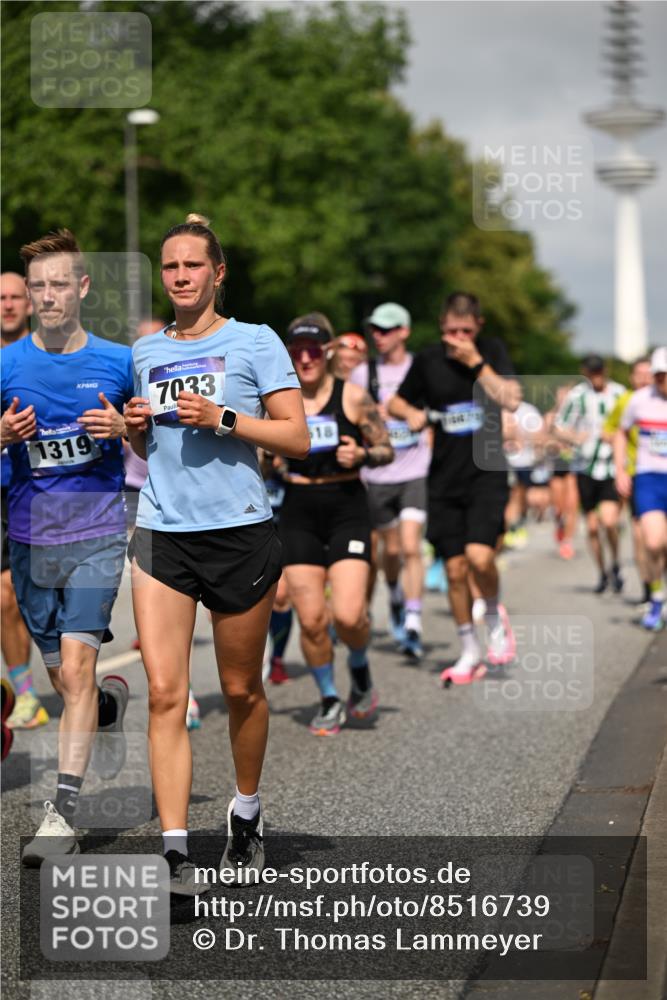 29.06.2025 - hella hamburg halbmarathon Dr. Thomas Lammeyer http://msf.ph/oto/8516739 29.06.2025 10:03:32 Kennedybrücke 1319, 1595, 1642, 1834, 1914, 1955, 2282, 2364, 2391, 2432, 2630, 2910, 3279, 3668, 3836, 4120, 4426, 4837, 5015, 5134, 5277, 5299, 5420, 5457, 5458, 5465, 6587, 7033, 7037, 7547, 7833, 8285, 8330, 8509, 8542, 8652, 8929, 9142, 9488, 9903, 9907, 9922, 9984, 10020, 10518, 10519, 11039 meine-sportfotos.de