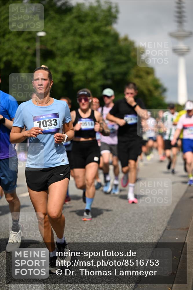 29.06.2025 - hella hamburg halbmarathon Dr. Thomas Lammeyer http://msf.ph/oto/8516753 29.06.2025 10:03:33 Kennedybrücke 1319, 1595, 1642, 1834, 1914, 1955, 2282, 2364, 2391, 2432, 2630, 2910, 3279, 3668, 3836, 4120, 4426, 4837, 5015, 5134, 5277, 5299, 5420, 5457, 5458, 5465, 6587, 7033, 7037, 7547, 7833, 8285, 8330, 8509, 8542, 8652, 8929, 9142, 9488, 9903, 9907, 9984, 10020, 10518, 10519, 11039 meine-sportfotos.de