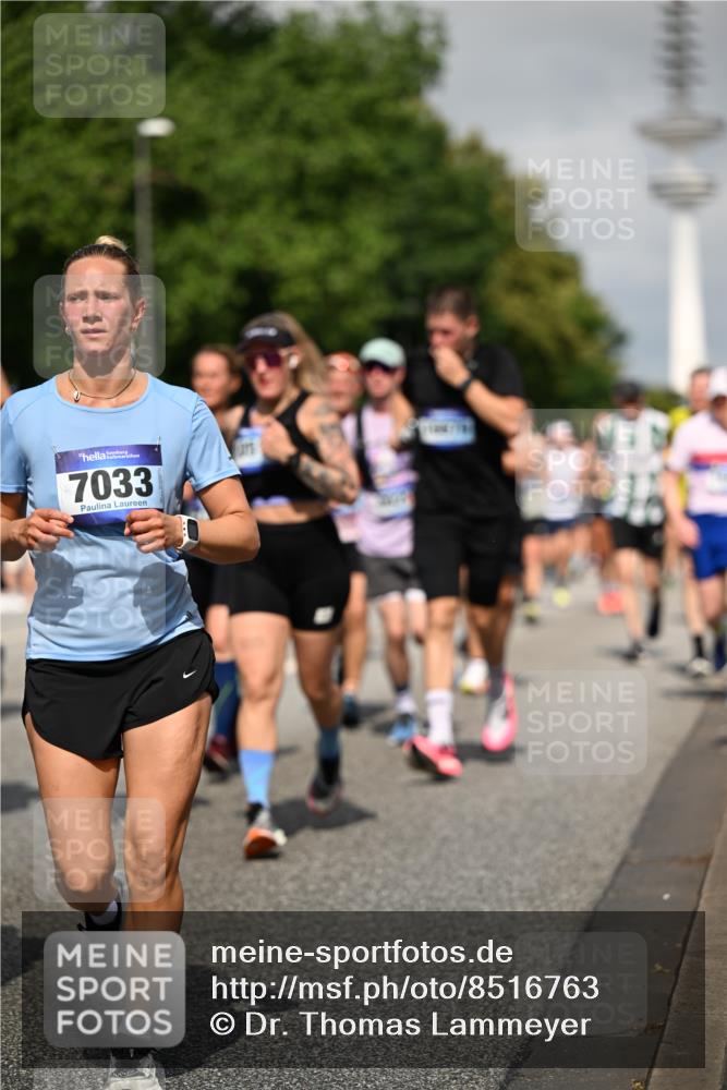 29.06.2025 - hella hamburg halbmarathon Dr. Thomas Lammeyer http://msf.ph/oto/8516763 29.06.2025 10:03:33 Kennedybrücke 1319, 1595, 1642, 1834, 1914, 1955, 2282, 2364, 2391, 2432, 2630, 2910, 3279, 3668, 3836, 4120, 4426, 4837, 5015, 5134, 5277, 5299, 5420, 5457, 5458, 5465, 6587, 7033, 7037, 7547, 7833, 8285, 8330, 8509, 8542, 8652, 8929, 9142, 9488, 9903, 9907, 9984, 10020, 10518, 10519, 11039 meine-sportfotos.de