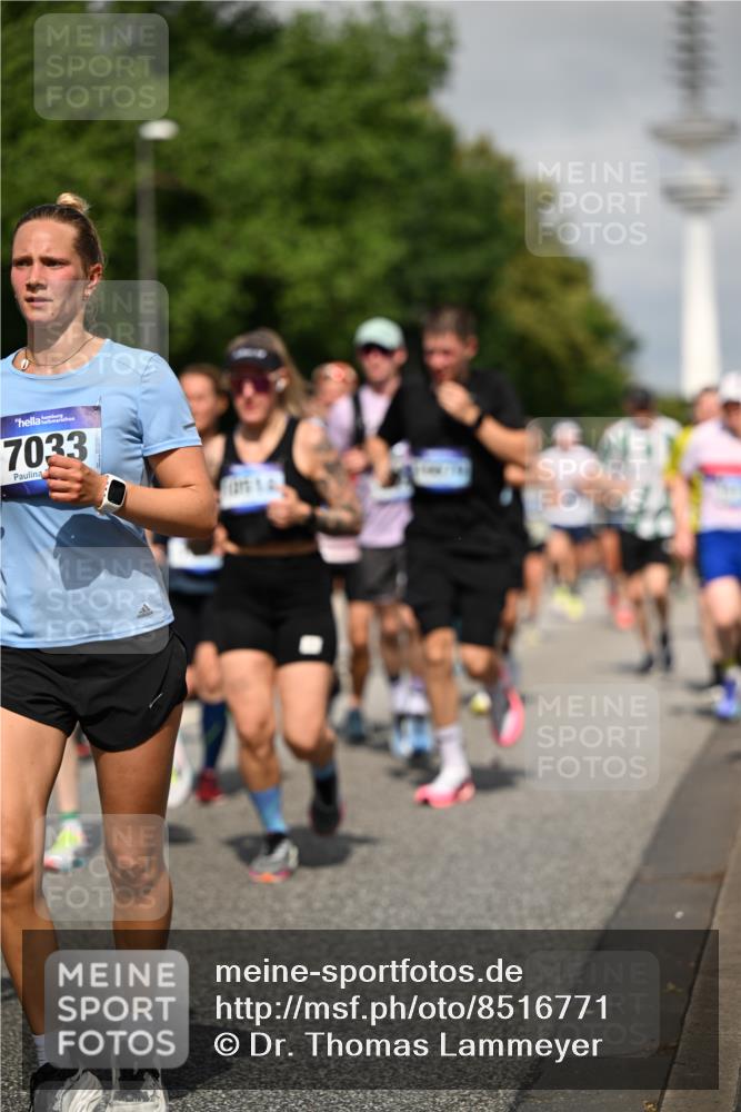 29.06.2025 - hella hamburg halbmarathon Dr. Thomas Lammeyer http://msf.ph/oto/8516771 29.06.2025 10:03:33 Kennedybrücke 1319, 1595, 1642, 1834, 1914, 1955, 2282, 2364, 2391, 2432, 2630, 2910, 3279, 3668, 3836, 4120, 4426, 4837, 5015, 5134, 5277, 5299, 5420, 5457, 5458, 5465, 6587, 7033, 7037, 7547, 7833, 8285, 8330, 8509, 8542, 8652, 8929, 9142, 9488, 9903, 9907, 9984, 10020, 10518, 10519, 11039 meine-sportfotos.de
