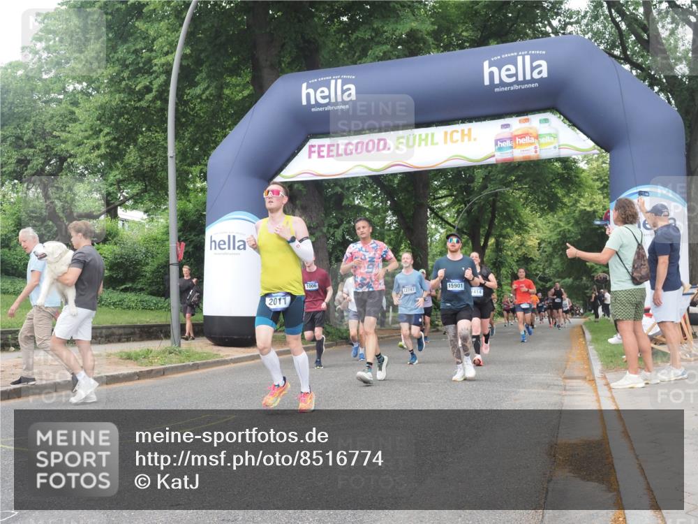 29.06.2025 - hella hamburg halbmarathon KatJ http://msf.ph/oto/8516774 29.06.2025 10:47:42 Zwischen KM18-KM19 1006, 1414, 1453, 2011, 2086, 2322, 2323, 7033 meine-sportfotos.de