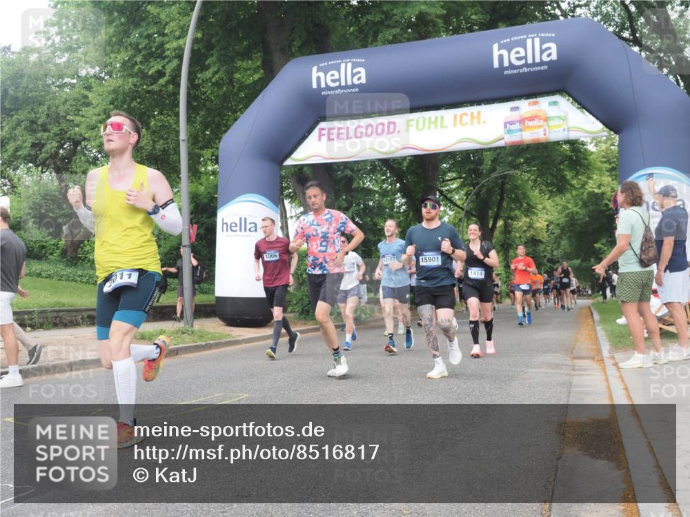 29.06.2025 - hella hamburg halbmarathon KatJ http://msf.ph/oto/8516817 29.06.2025 10:47:43 Zwischen KM18-KM19 1006, 1414, 1453, 2011, 2086, 2322, 2323 meine-sportfotos.de