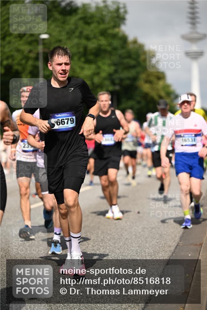 29.06.2025 - hella hamburg halbmarathon Dr. Thomas Lammeyer http://msf.ph/oto/8516818 29.06.2025 10:03:35 Kennedybrücke 1125, 1319, 1595, 1642, 1834, 1914, 1955, 2282, 2364, 2391, 2432, 2676, 2910, 3279, 3668, 3836, 4120, 4426, 4837, 5015, 5134, 5277, 5299, 5420, 5457, 5458, 5465, 6414, 6415, 6587, 7033, 7037, 7547, 7833, 8285, 8330, 8509, 8542, 8652, 8929, 9142, 9488, 9903, 9907, 9984, 10020, 10093, 10518, 10519, 11039 meine-sportfotos.de