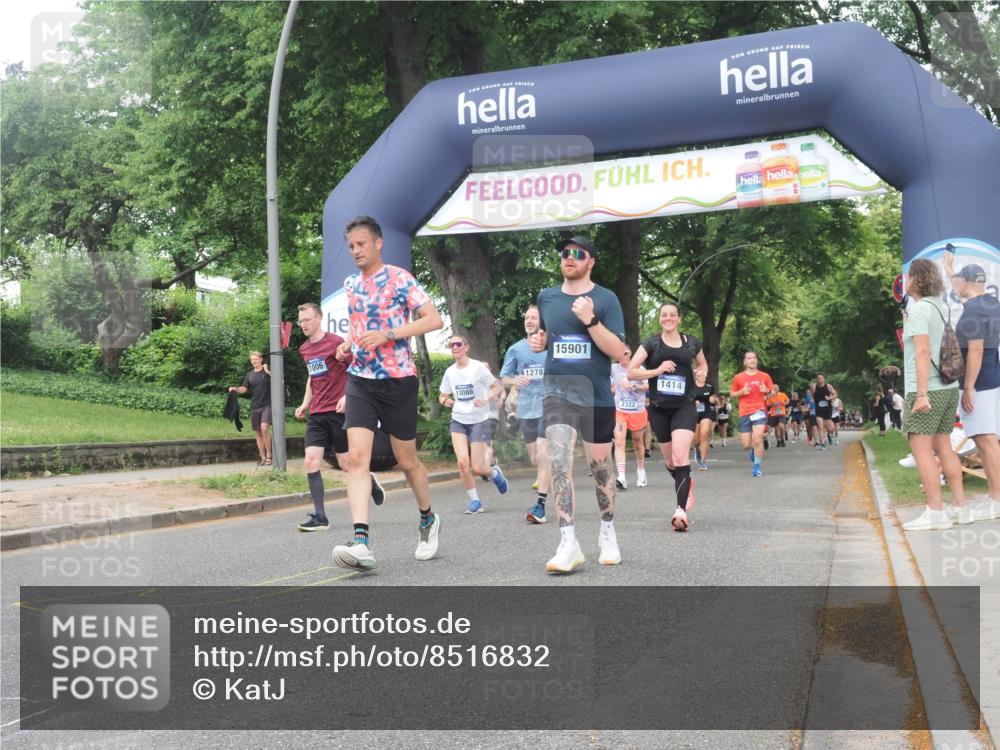 29.06.2025 - hella hamburg halbmarathon KatJ http://msf.ph/oto/8516832 29.06.2025 10:47:43 Zwischen KM18-KM19 1006, 1414, 1453, 2011, 2086, 2322, 2323 meine-sportfotos.de