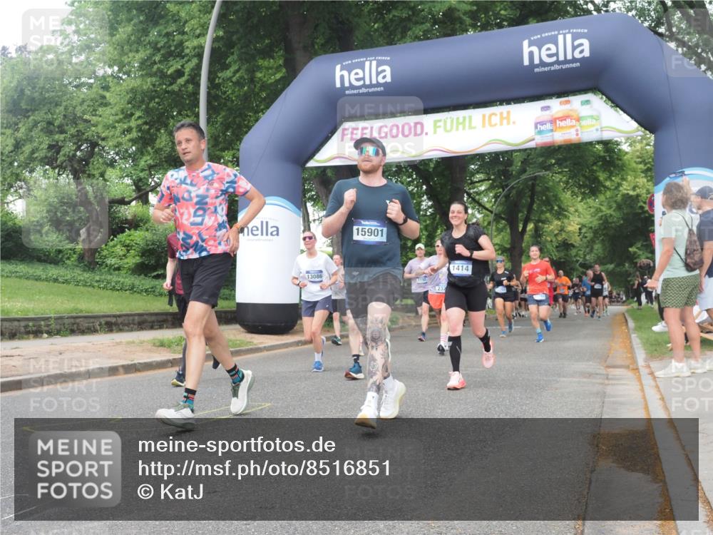 29.06.2025 - hella hamburg halbmarathon KatJ http://msf.ph/oto/8516851 29.06.2025 10:47:44 Zwischen KM18-KM19 1006, 1190, 1414, 1453, 2011, 2086, 2322, 2323 meine-sportfotos.de