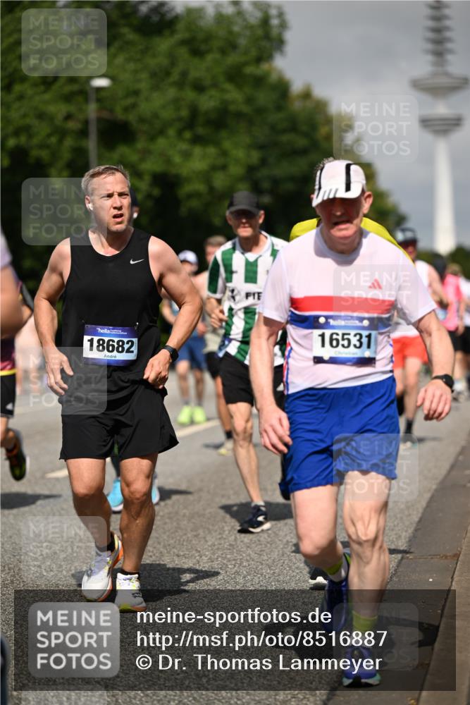 29.06.2025 - hella hamburg halbmarathon Dr. Thomas Lammeyer http://msf.ph/oto/8516887 29.06.2025 10:03:36 Kennedybrücke 1125, 1319, 1595, 1642, 1834, 1914, 1955, 2282, 2364, 2391, 2432, 2676, 2910, 3279, 3668, 3836, 4120, 4426, 4837, 5015, 5134, 5277, 5299, 5420, 5457, 5458, 5465, 6414, 6415, 6587, 7033, 7037, 7547, 7833, 8223, 8285, 8330, 8509, 8542, 8652, 8929, 9142, 9488, 9903, 9907, 9984, 10020, 10093, 10518, 10519, 11039 meine-sportfotos.de