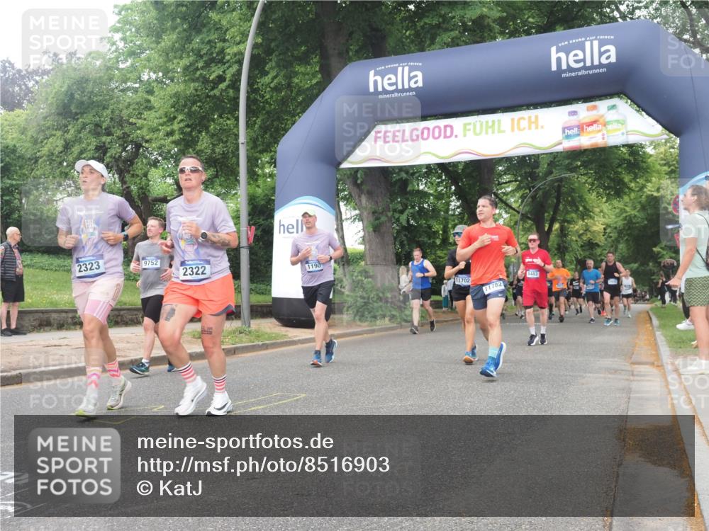 29.06.2025 - hella hamburg halbmarathon KatJ http://msf.ph/oto/8516903 29.06.2025 10:47:46 Zwischen KM18-KM19 1006, 1190, 1414, 2011, 2322, 2323, 8483 meine-sportfotos.de