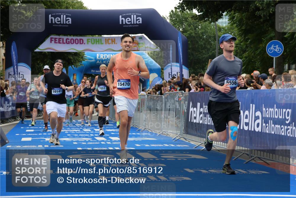 29.06.2025 - hella hamburg halbmarathon Strokosch-Dieckow http://msf.ph/oto/8516912 29.06.2025 11:20:06 Ziel 1973, 3030, 4383, 4797, 5556, 6207, 6533, 7051, 7075, 7792, 9717, 10141, 10540, 10663, 11434, 12615, 12618, 13342, 13678, 13851, 14760, 15387, 15470, 16569, 16925, 17739, 17799, 18076 meine-sportfotos.de