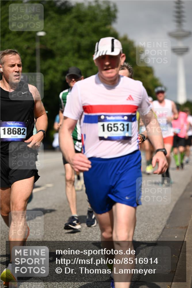 29.06.2025 - hella hamburg halbmarathon Dr. Thomas Lammeyer http://msf.ph/oto/8516914 29.06.2025 10:03:37 Kennedybrücke 1125, 1319, 1595, 1642, 1834, 1914, 1955, 2282, 2364, 2391, 2432, 2676, 2910, 3279, 3668, 3836, 4120, 4426, 4837, 5015, 5134, 5277, 5299, 5420, 5457, 5458, 5465, 6414, 6415, 6587, 7033, 7037, 7547, 8223, 8285, 8330, 8509, 8542, 8652, 8929, 9142, 9488, 9903, 9907, 9984, 10020, 10093, 10518, 10519, 11039 meine-sportfotos.de