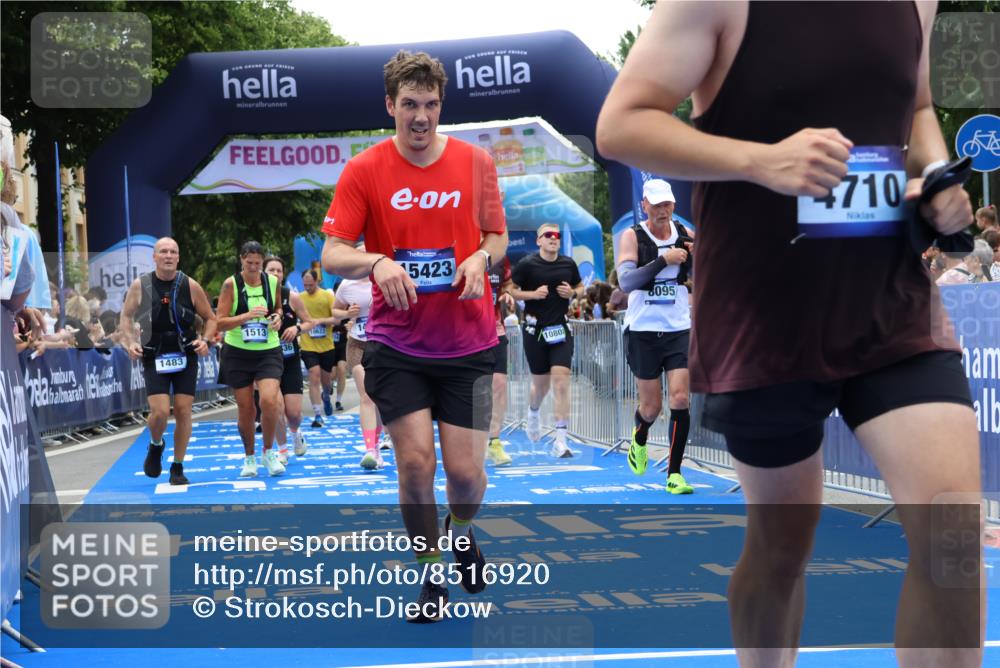 29.06.2025 - hella hamburg halbmarathon Strokosch-Dieckow http://msf.ph/oto/8516920 29.06.2025 11:22:04 Ziel 1450, 1480, 1483, 1513, 2635, 3108, 3179, 4710, 4718, 5373, 5641, 8095, 8462, 8940, 9369, 10174, 10350, 11270, 12859, 13204, 13508, 13573, 14017, 14452, 15423, 15436, 16164, 16864, 18245, 18256 meine-sportfotos.de