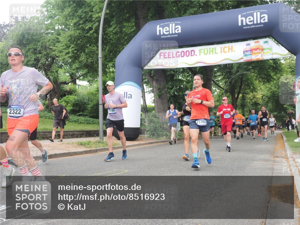 29.06.2025 - hella hamburg halbmarathon KatJ http://msf.ph/oto/8516923 29.06.2025 10:47:46 Zwischen KM18-KM19 1006, 1190, 1414, 2011, 2322, 2323, 8483 meine-sportfotos.de