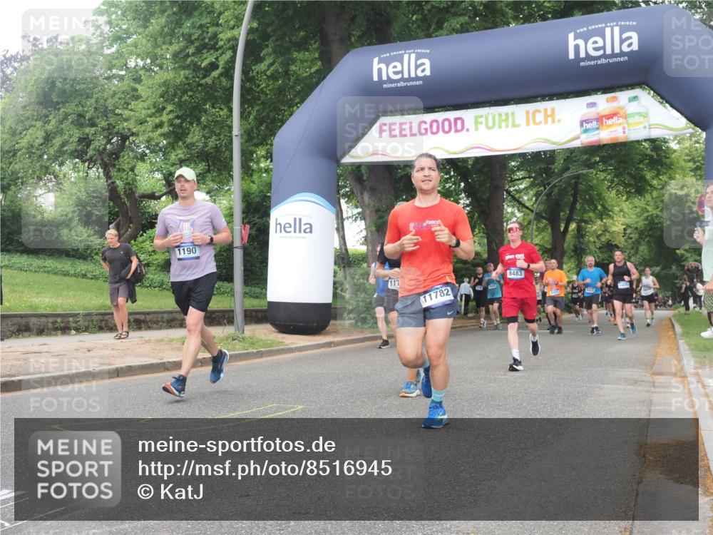 29.06.2025 - hella hamburg halbmarathon KatJ http://msf.ph/oto/8516945 29.06.2025 10:47:47 Zwischen KM18-KM19 1006, 1190, 1414, 2011, 2322, 2323, 8483 meine-sportfotos.de