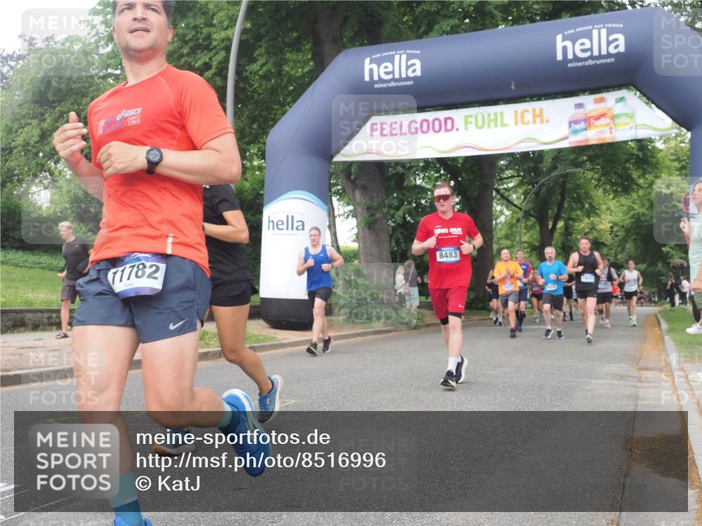 29.06.2025 - hella hamburg halbmarathon KatJ http://msf.ph/oto/8516996 29.06.2025 10:47:48 Zwischen KM18-KM19 1190, 1414, 2322, 2323, 8421, 8483 meine-sportfotos.de