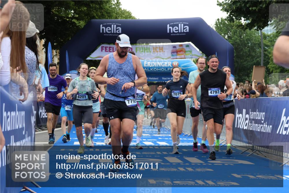 29.06.2025 - hella hamburg halbmarathon Strokosch-Dieckow http://msf.ph/oto/8517011 29.06.2025 11:20:10 Ziel 1052, 2315, 3030, 4383, 4797, 5556, 6207, 6533, 7051, 7075, 7137, 7792, 10141, 10540, 10647, 10663, 11434, 13342, 13678, 14550, 14664, 14760, 15470, 16569, 16925, 17427, 17799, 19148, 19172 meine-sportfotos.de