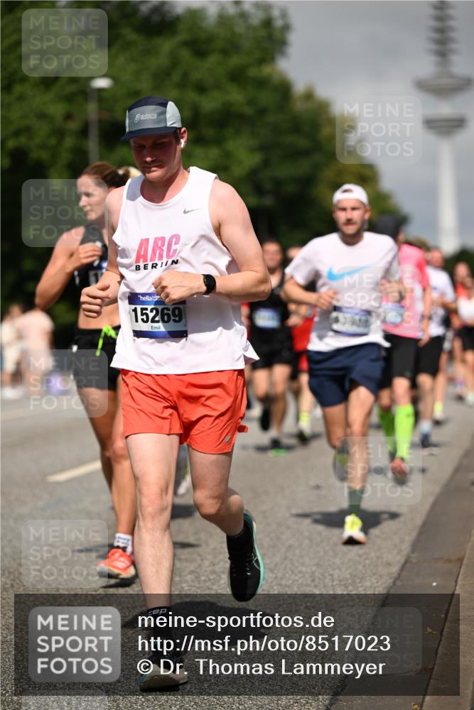 29.06.2025 - hella hamburg halbmarathon Dr. Thomas Lammeyer http://msf.ph/oto/8517023 29.06.2025 10:03:41 Kennedybrücke 1125, 1319, 1595, 1642, 1834, 1914, 1955, 2282, 2364, 2391, 2432, 2676, 2910, 3279, 3668, 3836, 4231, 4426, 4837, 5015, 5134, 5277, 5299, 5420, 6414, 6415, 6581, 6587, 7033, 7037, 7547, 7786, 8223, 8285, 8330, 8394, 8542, 8573, 8929, 9488, 9903, 9907, 9984, 10020, 10031, 10093, 10518, 10519, 11039 meine-sportfotos.de