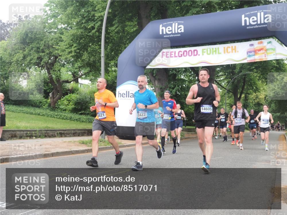 29.06.2025 - hella hamburg halbmarathon KatJ http://msf.ph/oto/8517071 29.06.2025 10:47:51 Zwischen KM18-KM19 1190, 8154, 8421, 8422, 8483 meine-sportfotos.de