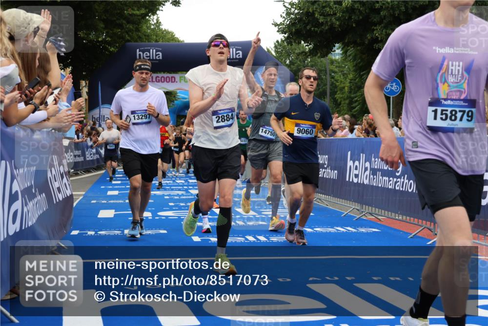 29.06.2025 - hella hamburg halbmarathon Strokosch-Dieckow http://msf.ph/oto/8517073 29.06.2025 10:55:03 Ziel 1549, 1628, 2119, 2448, 2884, 3041, 3652, 3791, 3945, 4249, 4616, 4938, 5020, 6355, 6433, 8514, 8691, 8698, 9060, 9361, 9380, 10191, 10192, 10266, 11333, 11747, 11976, 12248, 12961, 13297, 13988, 14750, 14834, 14845, 14948, 15126, 15879, 16047, 16108, 16630, 17803, 17842, 18181, 18325 meine-sportfotos.de