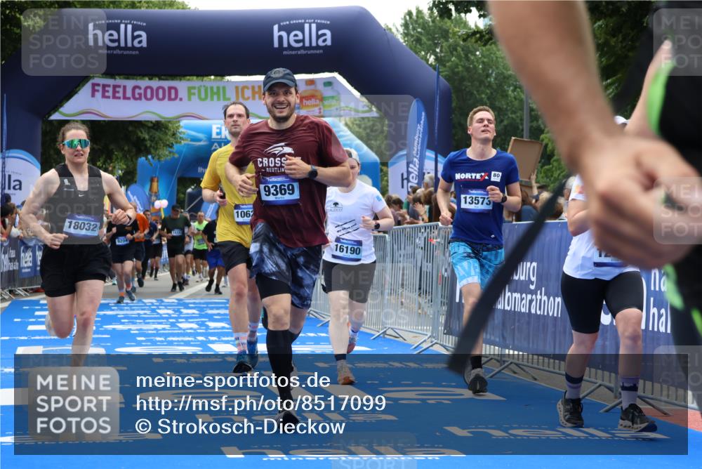 29.06.2025 - hella hamburg halbmarathon Strokosch-Dieckow http://msf.ph/oto/8517099 29.06.2025 11:22:09 Ziel 1480, 1483, 1513, 2635, 3179, 4710, 5369, 5373, 5641, 8095, 9369, 10174, 10350, 10622, 10808, 12859, 13573, 15423, 15436, 16190, 18245, 18256 meine-sportfotos.de