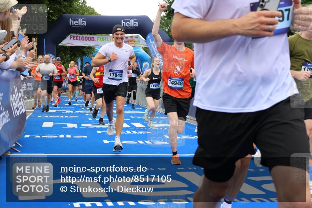 29.06.2025 - hella hamburg halbmarathon Strokosch-Dieckow http://msf.ph/oto/8517105 29.06.2025 10:55:04 Ziel 1549, 1628, 2119, 2448, 2884, 3041, 3652, 3791, 3945, 4249, 4616, 4903, 4938, 5020, 6355, 6433, 8691, 8698, 9060, 9361, 9380, 10191, 10192, 10266, 11333, 11747, 11976, 12248, 12961, 13297, 13988, 14750, 14834, 14845, 14948, 15126, 15879, 16047, 16108, 16630, 17803, 17842, 18031, 18181, 18966 meine-sportfotos.de