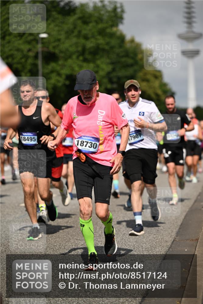 29.06.2025 - hella hamburg halbmarathon Dr. Thomas Lammeyer http://msf.ph/oto/8517124 29.06.2025 10:03:43 Kennedybrücke 1125, 1319, 1595, 1642, 1834, 1914, 1955, 2099, 2282, 2364, 2391, 2432, 2676, 2910, 3279, 3668, 3836, 4231, 4426, 4837, 5015, 5134, 5277, 5299, 5420, 6414, 6415, 6581, 6587, 7033, 7037, 7547, 7786, 8223, 8285, 8330, 8394, 8402, 8573, 8929, 9488, 9907, 9984, 10020, 10031, 10093, 10518, 11039 meine-sportfotos.de